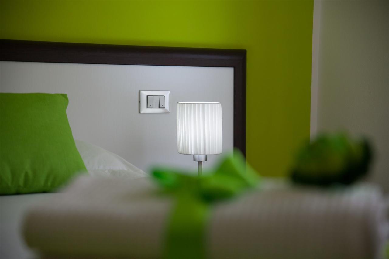Kristal Bed & Breakfast ซานวิโต โลคาโป ภายนอก รูปภาพ